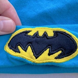 6/$20💥0-3M Batman Batshield Logo Beanie Hat, Dual Side Knots, Aqua Blue